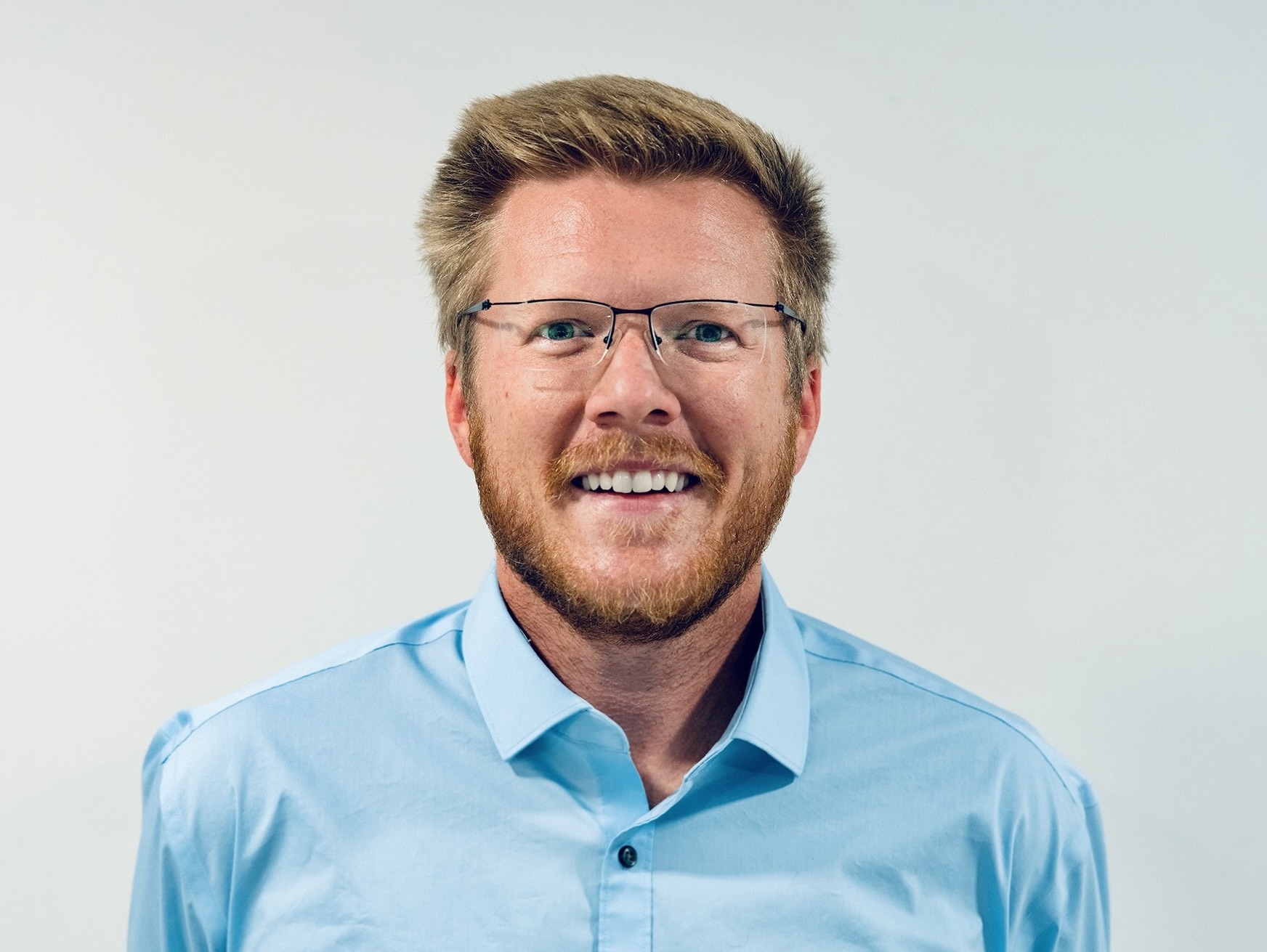 Photo of Drew Cotten by the water